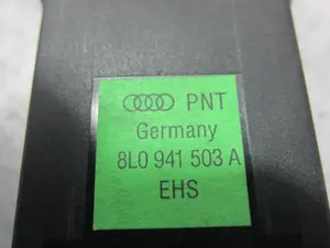 Foto de INTERRUPTOR AUDI A3 (8L) 1.9 TDI (90 CV / 66 KW) referencia 8L0941503A foto 4