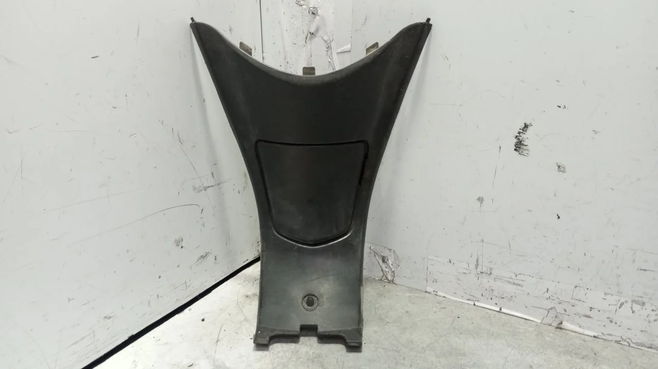 Foto de TAPA EXTERIOR COMBUSTIBLE HONDA PCX 125 125 cm3 - 8.6 kW (0 CV / 0 KW) referencia 64410-KWN-9000