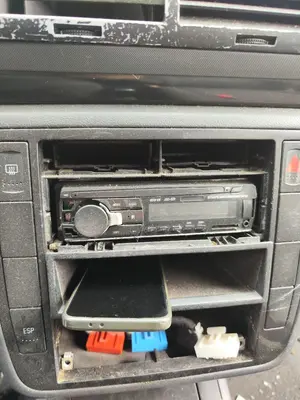 Foto de SISTEMA AUDIO / RADIO CD VOLKSWAGEN SHARAN (7M6/7M9) 1.9 TDI (116 CV / 85 KW)