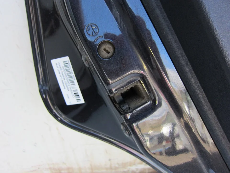 Foto de CERRADURA PUERTA TRASERA IZQUIERDA SEAT LEON (1P1) 1.6 TDI (105 CV / 77 KW)