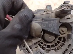 Foto de ALTERNADOR NISSAN CABSTAR 3.0 Diesel (125 CV / 92 KW) referencia 0124325097 foto 3