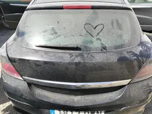 Foto de GUARNECIDO PORTON TRASERO OPEL ASTRA H GTC 1.9 CDTI (120 CV / 88 KW)