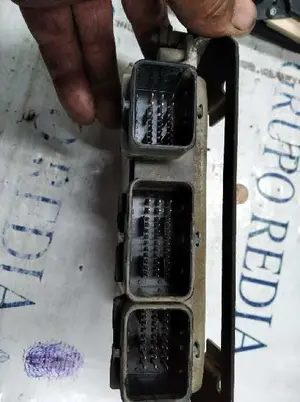 Foto de CENTRALITA MOTOR UCE PEUGEOT 306 3/5 PT. (S1)(01.1993) referencia 0261206245 foto 4