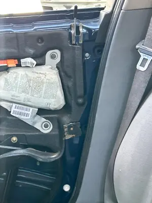 Foto de CERRADURA PUERTA DELANTERA DERECHA BMW SERIE 5 TOURING (E39) 2.0 24V (150 CV / 110 KW)