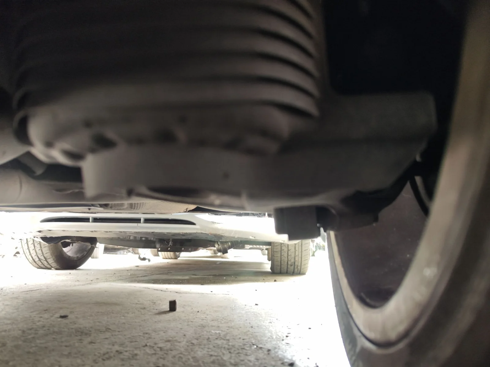 Foto de BRAZO SUSPENSION TRASERO IZQUIERDO AUDI A5 COUPE (8T) 2.0 16V TDI (170 CV / 125 KW)