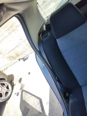 Foto de CINTURON SEGURIDAD TRASERO DERECHO PEUGEOT 307 BERLINA (S2) 1.4 16V CAT (KFU / ET3J4) (88 CV / 65 KW)