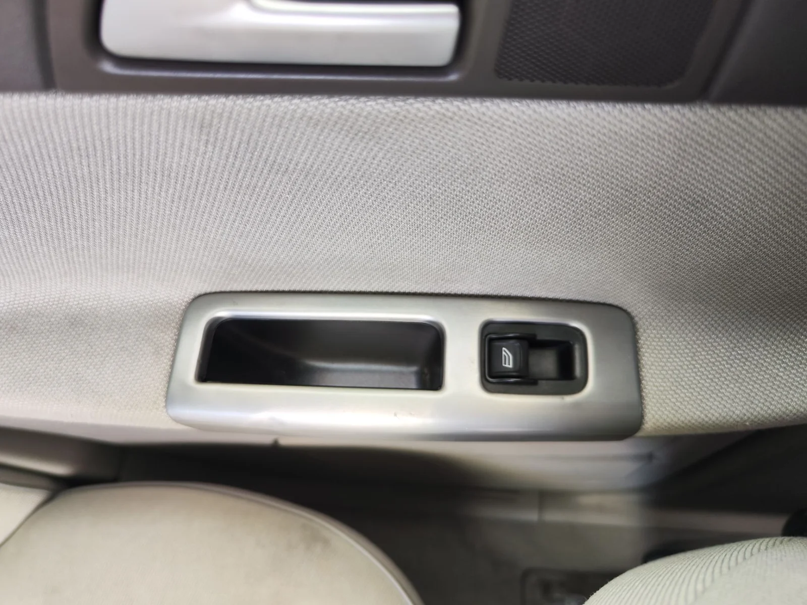 Foto de MANDO ELEVALUNAS TRASERO IZQUIERDO VOLVO V50 FAMILIAR 2.0 Diesel CAT (136 CV / 100 KW)