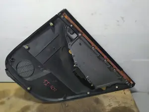 Foto de GUARNECIDO PUERTA TRASERA IZQUIERDA TOYOTA COROLLA (E12) 1.6 16V (110 CV / 81 KW) referencia 677761304 foto 3