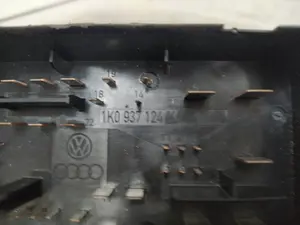 Foto de CAJA RELES / FUSIBLES VOLKSWAGEN GOLF V (1K1)(10.2003) 1.9 TDI (90 CV / 66 KW) referencia 1K0937124 foto 6