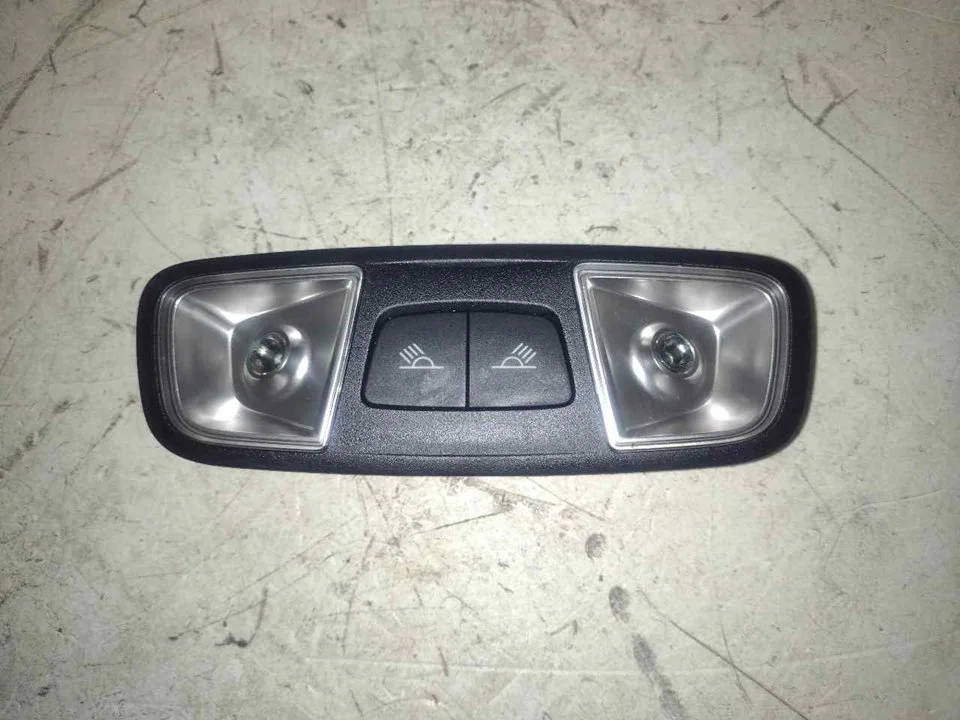 Foto de LUZ INTERIOR AUDI RS 3 SPORTBACK (8VA) 2.5 20V TFSI (367 CV / 270 KW) referencia 8V0947111A