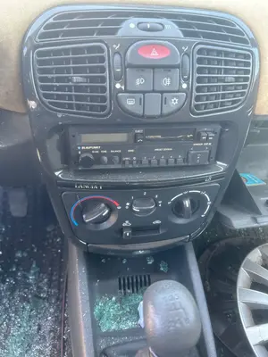 Foto de SISTEMA AUDIO / RADIO CD LANCIA Y 1.2 CAT (60 CV / 44 KW)