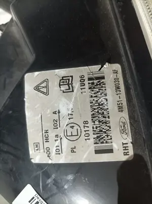 Foto de FARO IZQUIERDO FORD FOCUS BERLINA (CAP) referencia 4M5113W030AF foto 3
