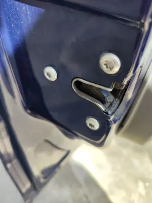 Foto de CERRADURA PUERTA DELANTERA IZQUIERDA OPEL COMBO (CORSA C) 1.3 16V CDTI CAT (Z 13 DT / LN9) (69 CV / 51 KW) referencia 13203899