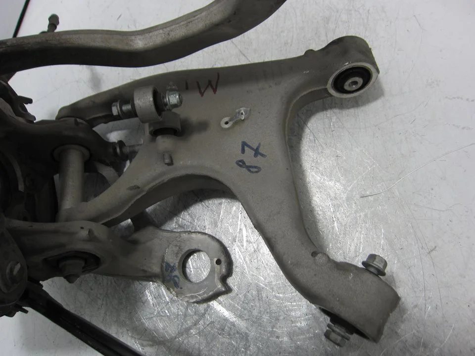 Foto de BRAZO SUSPENSION INFERIOR TRASERO DERECHO PORSCHE MACAN (95BA) referencia 8R0505312F