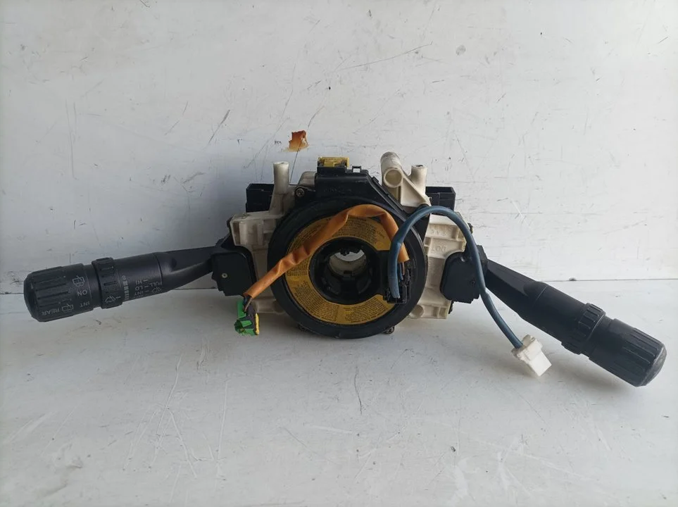 Foto de MANDO LUCES HYUNDAI COUPE (GK) 1.6 16V CAT (105 CV / 77 KW) referencia 934102C000
