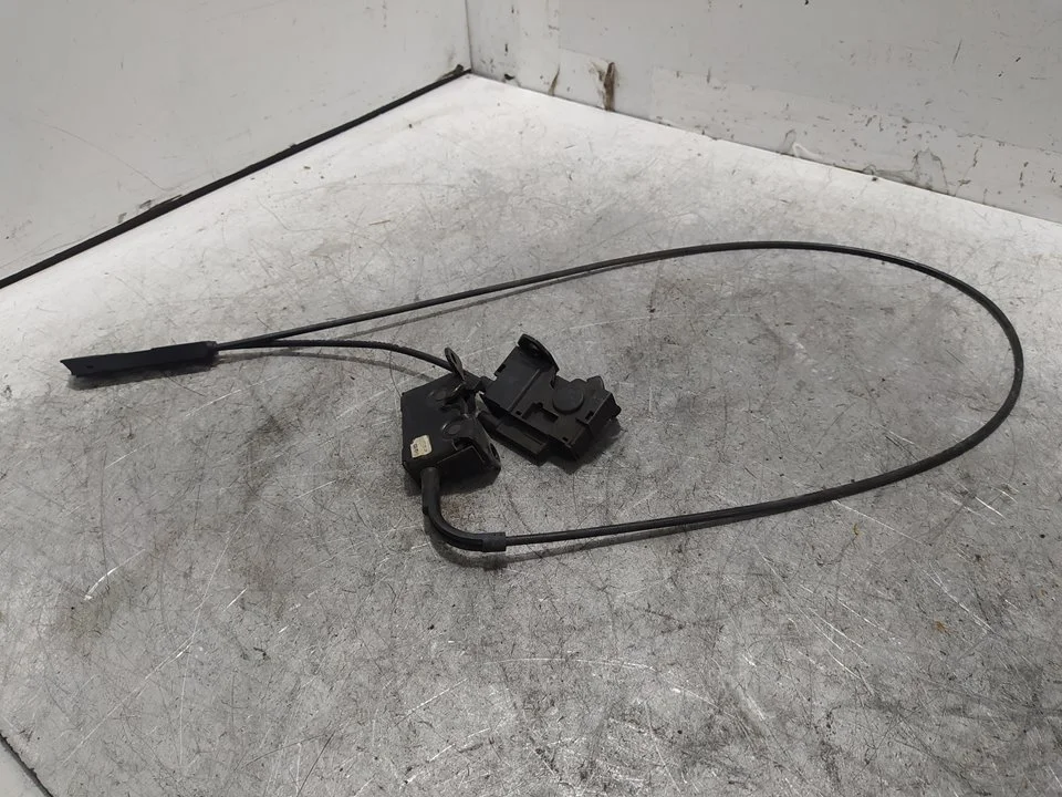 Foto de CERRADURA CAPO MERCEDES-BENZ CLASE C (BM 204) BERLINA 2.2 CDI CAT (170 CV / 125 KW) referencia A2048707910