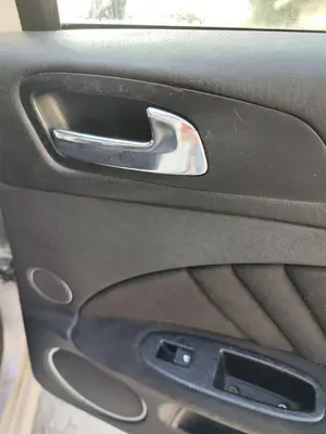 Foto de MANETA INTERIOR TRASERA DERECHA ALFA ROMEO 159 (140) 1.9 JTD (M) 16V CAT (150 CV / 110 KW) referencia 156043462