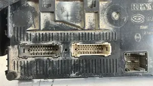 Foto de CAJA RELES / FUSIBLES RENAULT CLIO II FASE II (B/CB0) referencia 21659065-6 foto 4