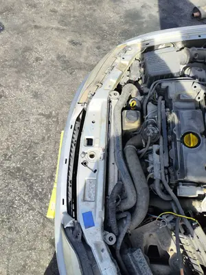Foto de PANEL FRONTAL OPEL VECTRA B BERLINA 2.0 DTI (101 CV / 74 KW)