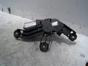Foto de MOTOR LIMPIA TRASERO FORD MONDEO BERLINA (GE) 2.0 16V DI TD CAT (116 CV / 85 KW) referencia 0390201584 foto 2