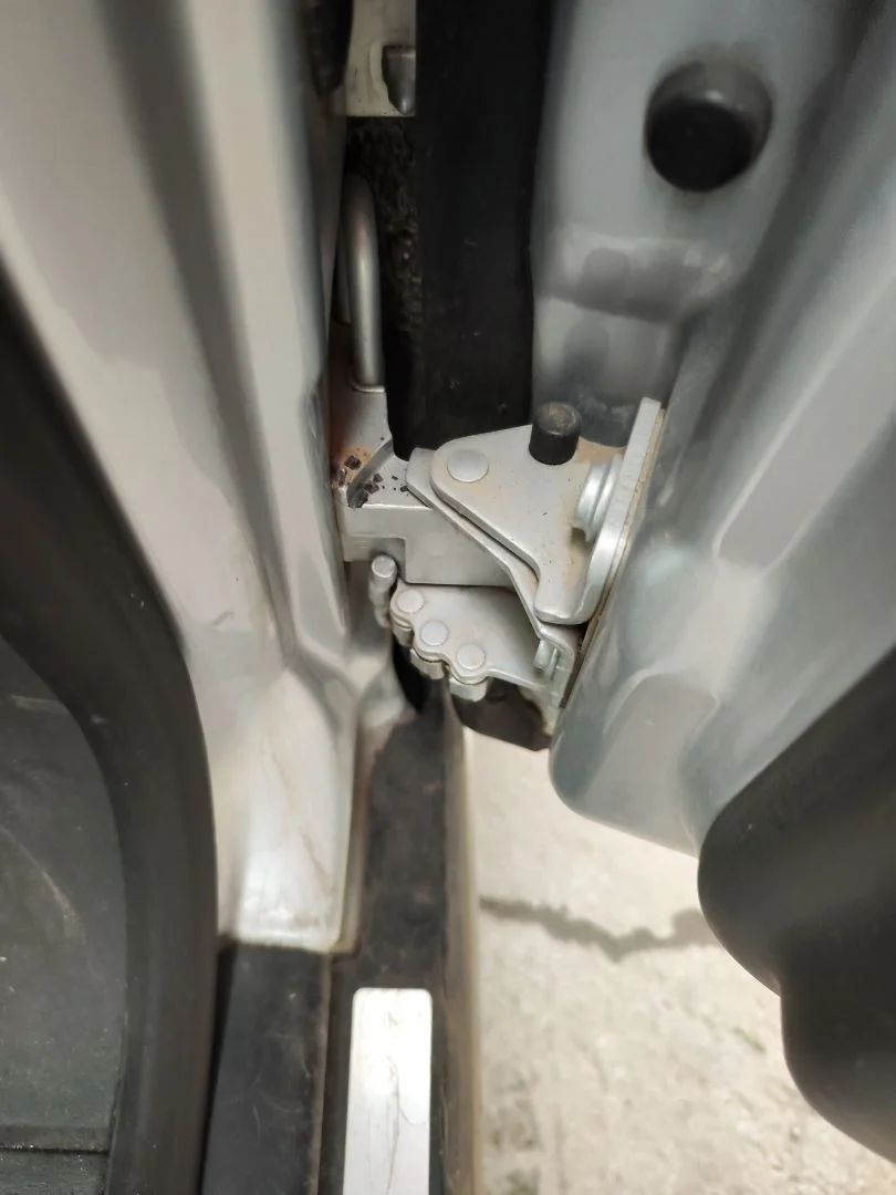Foto de RETENEDOR PUERTA AUDI A6 BERLINA (4B2) 2.5 V6 24V TDI (150 CV / 110 KW)