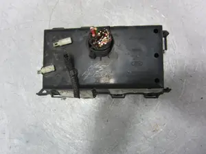 Foto de CAJA RELES / FUSIBLES FORD FOCUS BERLINA (CAK) 1.8 TDCi CAT (101 CV / 74 KW) referencia 98AG14A142AD foto 7