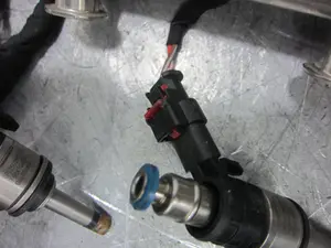 Foto de INYECTOR PORSCHE MACAN (95BA) referencia 06L906A06 foto 2