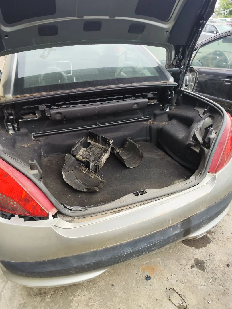 Foto de GOMAS CONTORNO PUERTA PEUGEOT 207 CC CABRIO-COUPÉ 1.6 16V (120 CV / 88 KW)