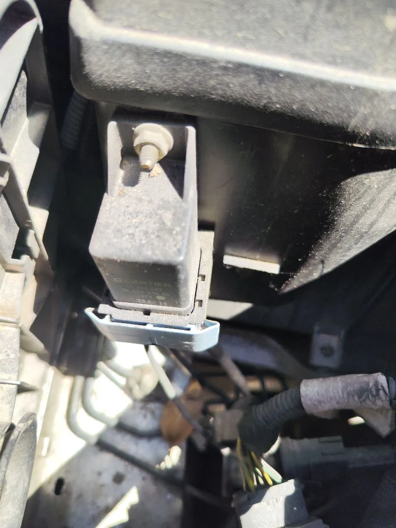 Foto de CAJA PRECALENTAMIENTO CITROEN C4 BERLINA 1.6 16V HDi (90 CV / 66 KW)