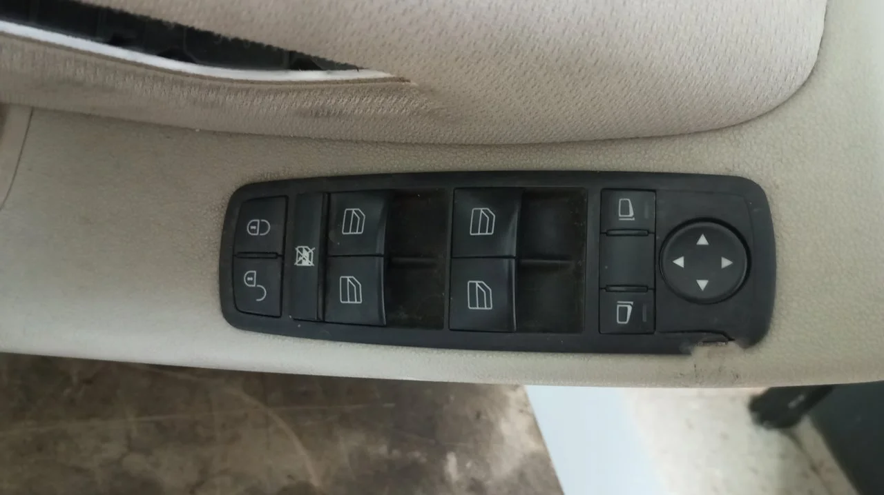 Foto de MANDO ELEVALUNAS DELANTERO IZQUIERDO MERCEDES-BENZ CLASE A (BM 169) 1.5 CAT (95 CV / 70 KW) referencia 1698206510
