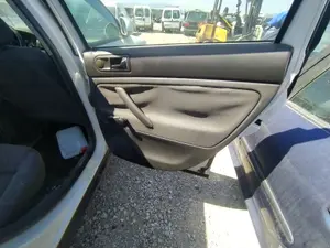 Foto de MANETA INTERIOR TRASERA DERECHA VOLKSWAGEN PASSAT BERLINA (3B3) 1.9 TDI (131 CV / 96 KW) referencia 3B0839114BDFKZ