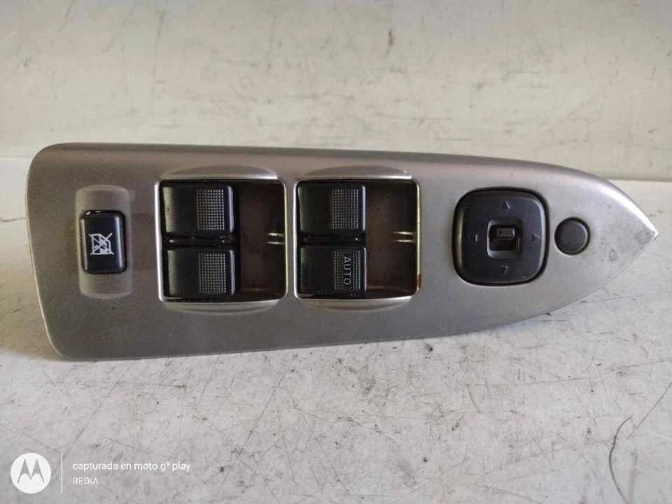 Foto de MANDO ELEVALUNAS DELANTERO IZQUIERDO MAZDA PREMACY (CP) 2.0 CAT (131 CV / 96 KW) referencia CB9466350A