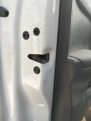Foto de CERRADURA PUERTA DELANTERA IZQUIERDA SEAT ARONA (KJ) 1.6 TDI (116 CV / 85 KW) referencia 5TB837015D