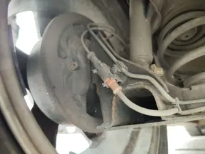 Foto de MANGUETA TRASERA IZQUIERDA OPEL CORSA C 1.2 16V CAT (Z 12 XEP / LB4) (80 CV / 59 KW)