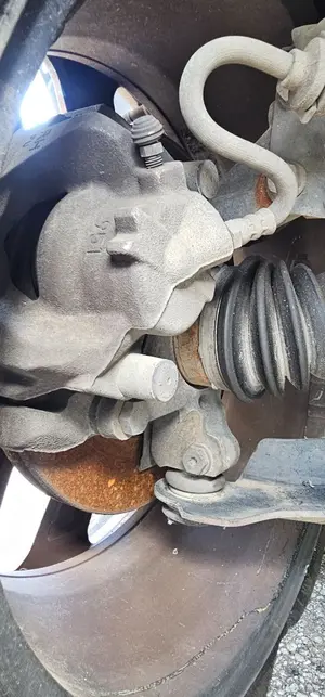 Foto de PINZA DE FRENO DELANTERA DERECHA RENAULT CAPTUR I 1.5 dCi Diesel FAP (110 CV / 81 KW)