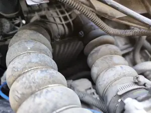 Foto de INTERCOOLER FORD C-MAX (CB7) 1.6 TDCi CAT (116 CV / 85 KW)
