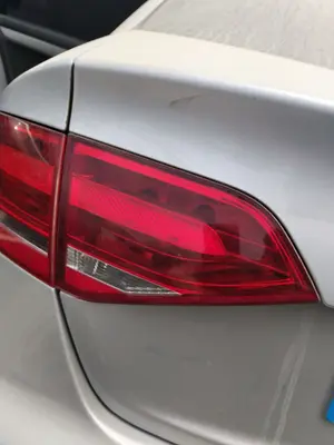 Foto de PILOTO TRASERO IZQUIERDO INTERIOR AUDI A4 BERLINA (8K2) 2.0 16V TDI (143 CV / 105 KW)