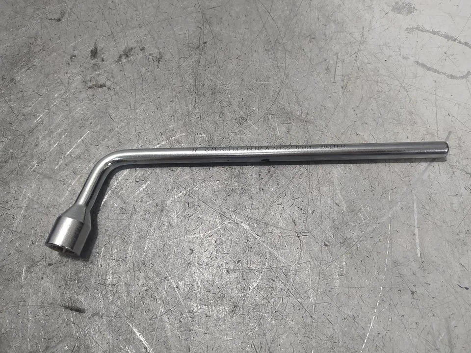 Foto de LLAVE RUEDA MERCEDES-BENZ CLASE C (BM 203) SPORTCOUPE 1.8 CAT (143 CV / 105 KW) referencia A2215810001