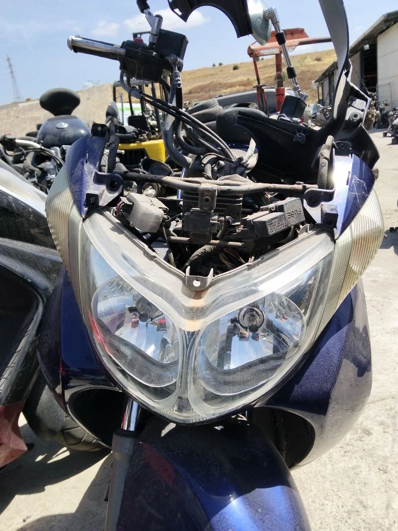 Foto de FARO DELANTERO SUZUKI BURGMAN 200 / 250 249 cm3 - 17 kW (23 CV / 17 KW)