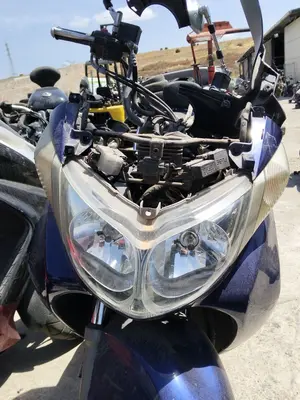 Foto de FARO DELANTERO SUZUKI BURGMAN 200 / 250 249 cm3 - 17 kW (23 CV / 17 KW)