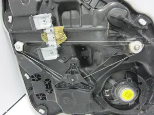 Foto de ELEVALUNAS TRASERO IZQUIERDO FIAT 500X (334) 1.0 CAT (120 CV / 88 KW) referencia C48778103 foto 4