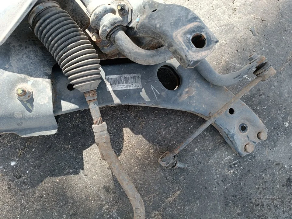 Foto de BRAZO SUSPENSION INFERIOR DELANTERO DERECHO HYUNDAI IX35 (EL/LM) referencia 545012Y000