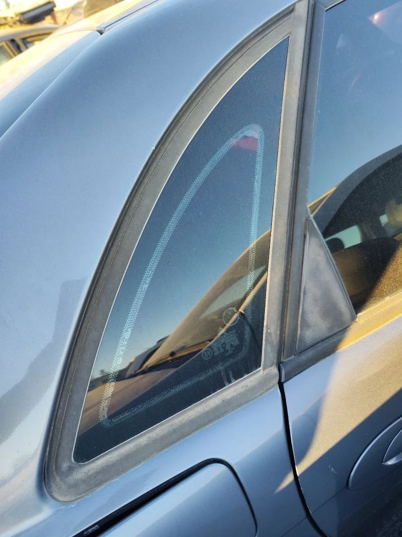 Foto de LUNA CUSTODIA TRASERA DERECHA CITROEN C5 BERLINA 2.0 HDi (109 CV / 80 KW)