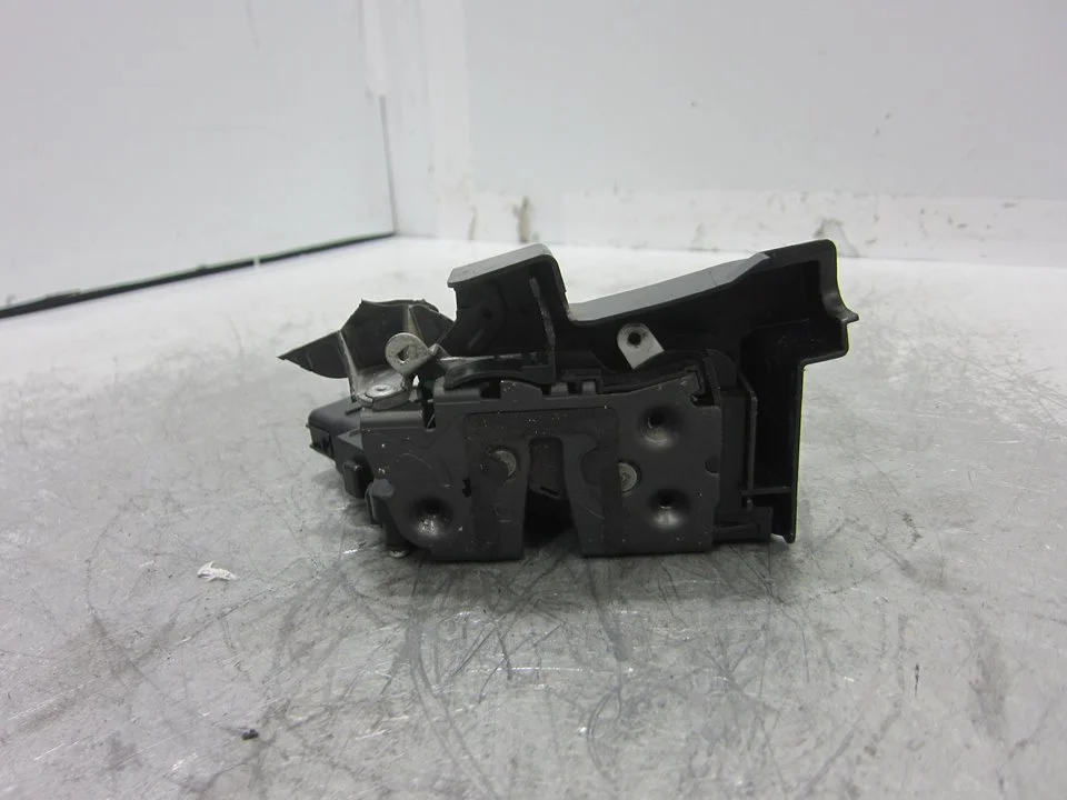 Foto de CERRADURA PUERTA DELANTERA IZQUIERDA FORD FOCUS C-MAX (CAP)(2003) 1.6 TDCi CAT (109 CV / 80 KW) referencia 3M5AR21813ER