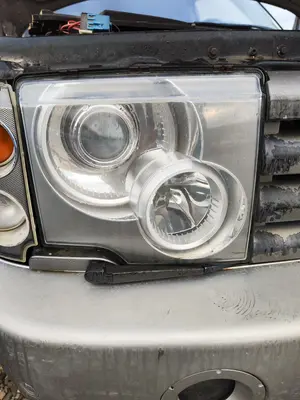 Foto de FARO DERECHO LAND ROVER RANGE ROVER (LM) 4.4 V8 CAT (306 CV / 225 KW)