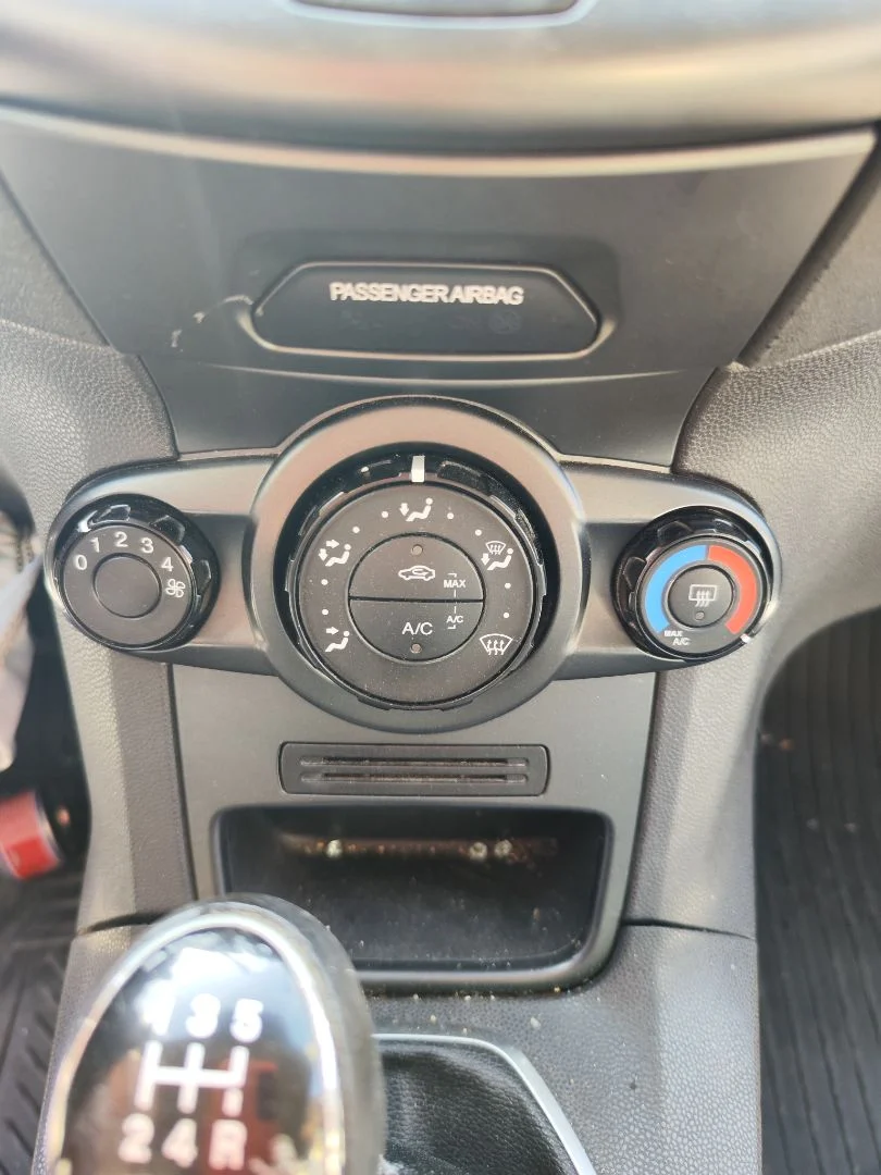 Foto de MANDO CALEFACCION / AIRE ACONDICIONADO FORD FIESTA (CNN) 1.5 TDCi CAT (75 CV / 55 KW) referencia 1910640
