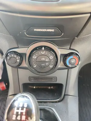 Foto de MANDO CALEFACCION / AIRE ACONDICIONADO FORD FIESTA (CNN) 1.5 TDCi CAT (75 CV / 55 KW) referencia 1910640