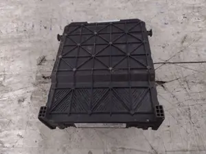 Foto de CAJA RELES / FUSIBLES CITROEN BERLINGO referencia 9643498980 foto 2