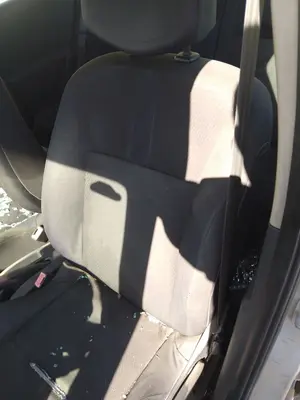 Foto de ASIENTO DELANTERO IZQUIERDO RENAULT CLIO III 1.4 16V (98 CV / 72 KW) foto 2