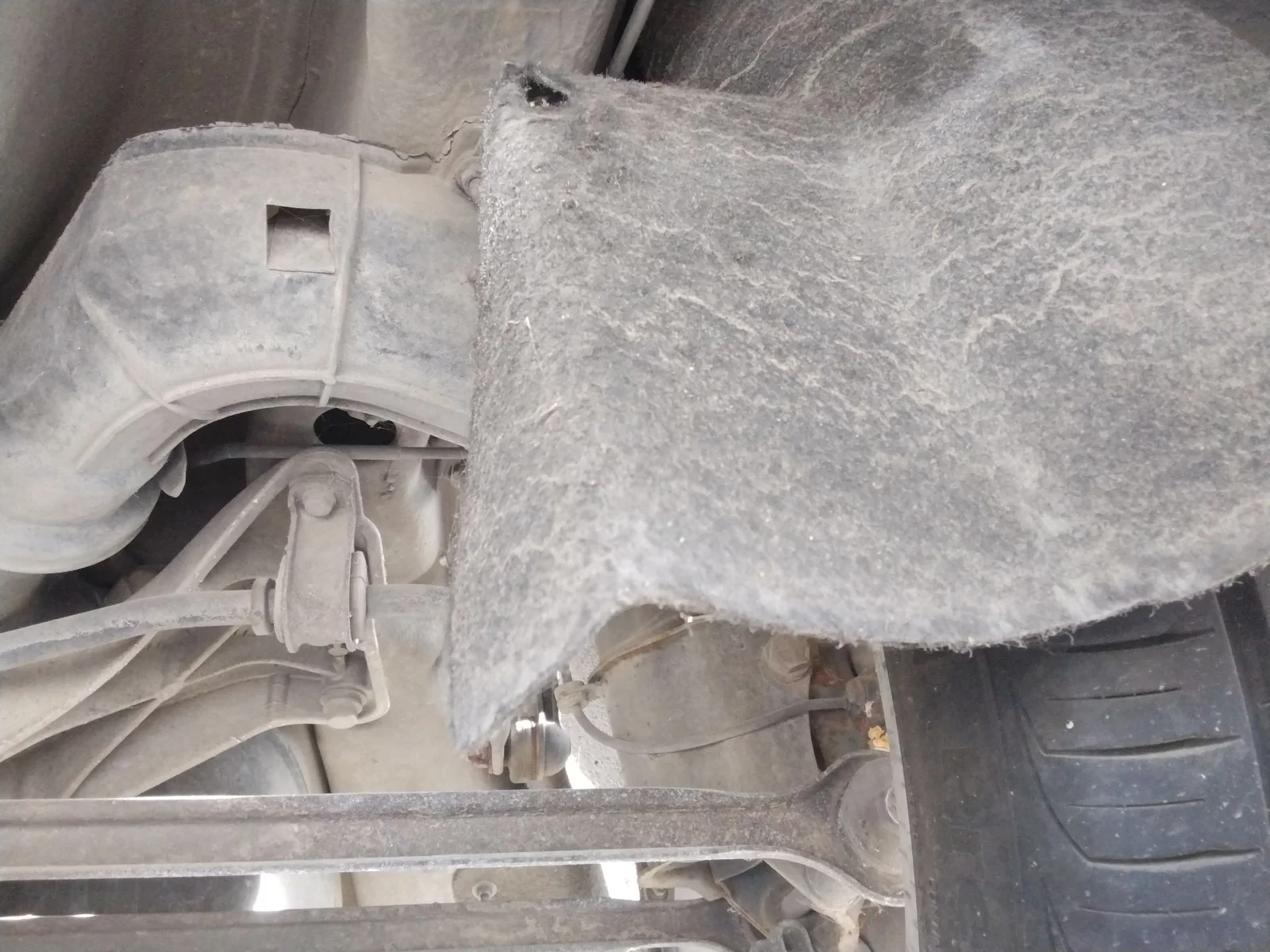 Foto de BRAZO SUSPENSION TRASERO DERECHO ALFA ROMEO GT (125) 1.9 JTD (M) 16V CAT (150 CV / 110 KW) referencia 0060676173